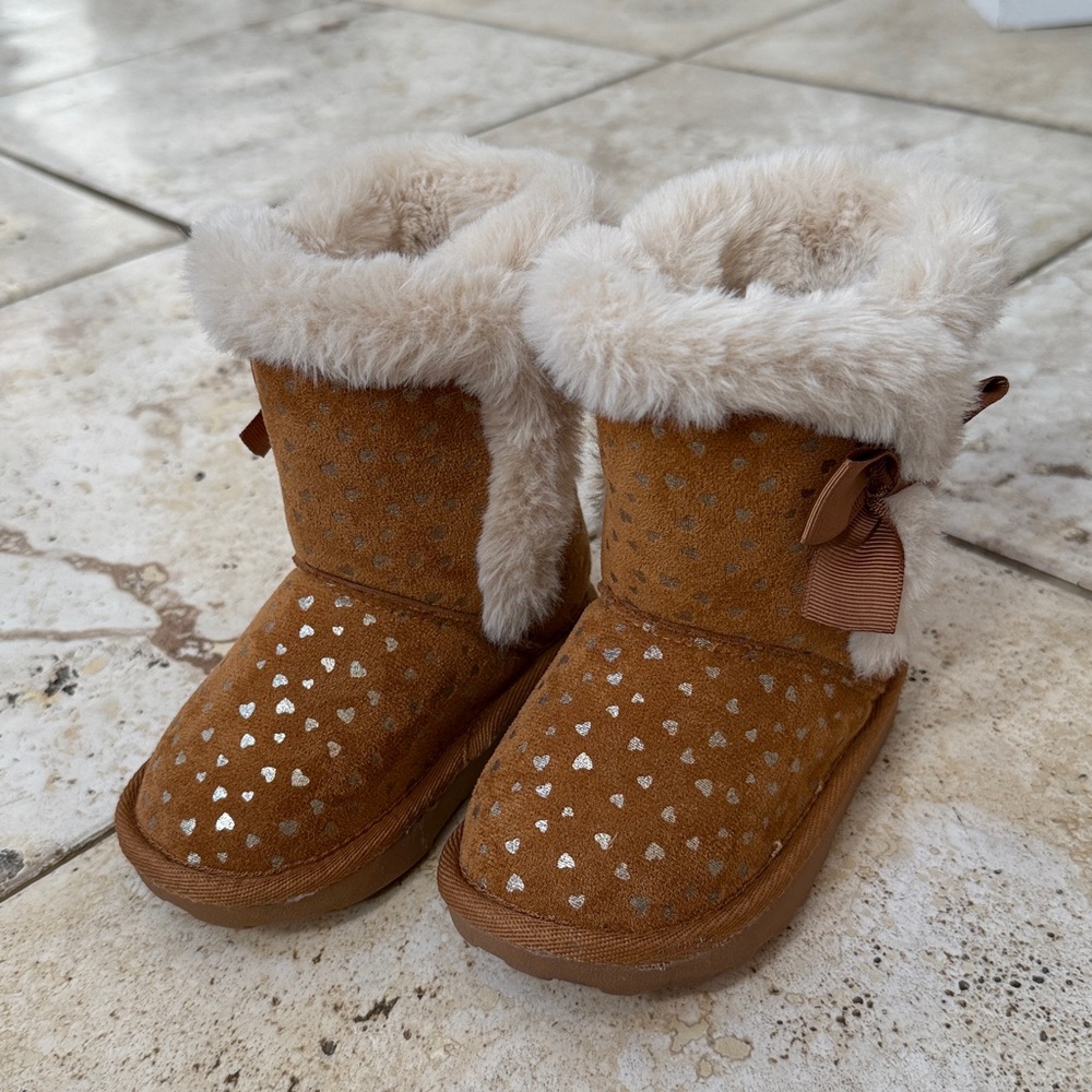 Toddler Brown Suede Boots with Heart Pattern